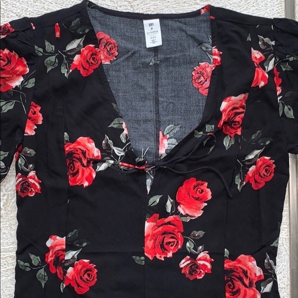BP x Claudia Sulewski Black Rose print top New - Picture 6 of 11